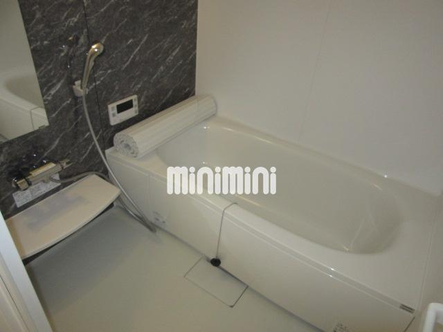 バス・シャワールーム　広々としたお風呂です。