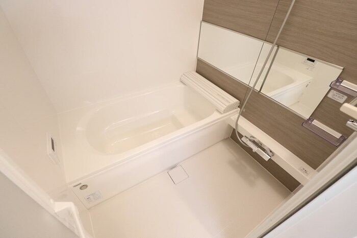 バス・シャワールーム　ゆったり過ごせるお風呂です