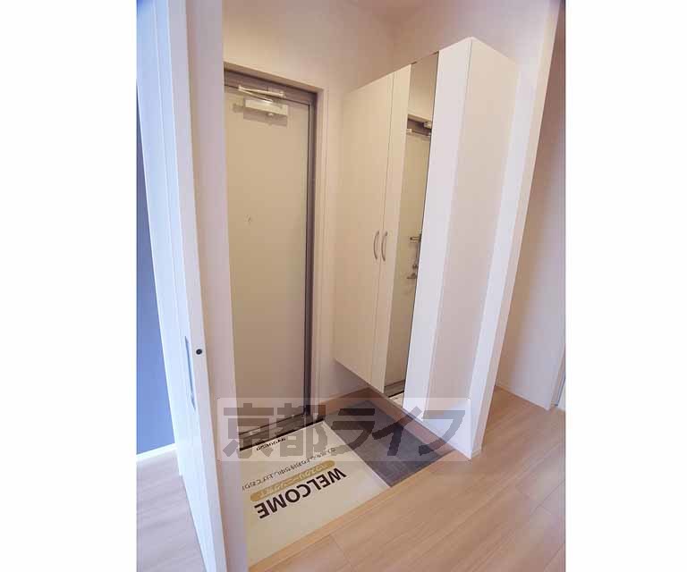 その他設備　玄関に全身鏡もございます。