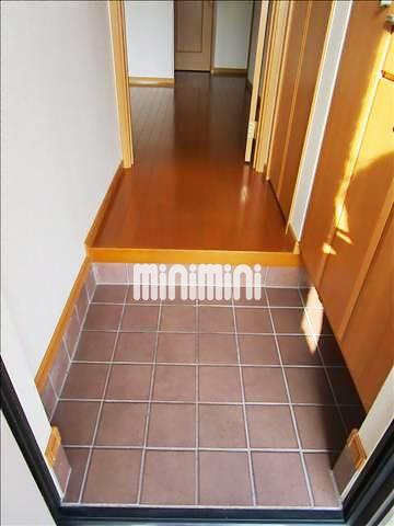 玄関　下駄箱付きの玄関です