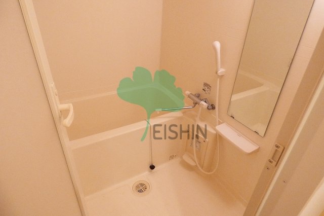 バス・シャワールーム　清潔感のある浴室です！