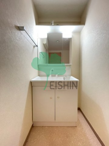 洗面設備　シンプルで使いやすい洗面台です！