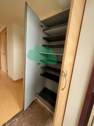 玄関　下駄箱もしっかりついてます！