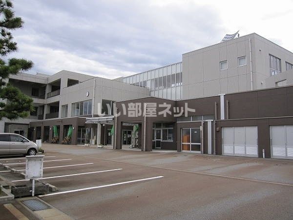 小学校　射水市立大門小学校（小学校）まで478m