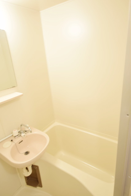 バス・シャワールーム　～１日の疲れを流しましょう～