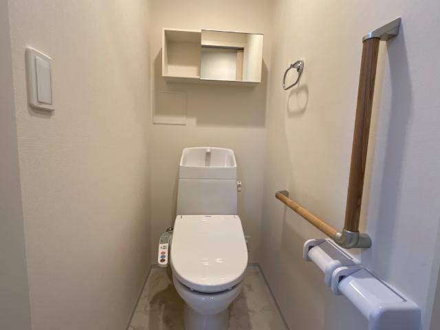 トイレ　温水暖房便座