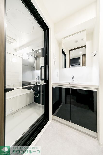 洗面設備　※写真は同タイプ住戸です。