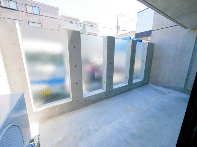 バルコニー　様々な用途で使えるバルコニー付き♪