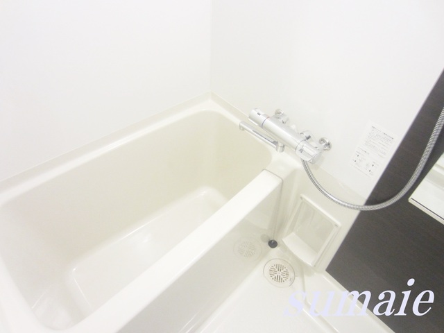 バス・シャワールーム　浴室乾燥機付きのお風呂です★