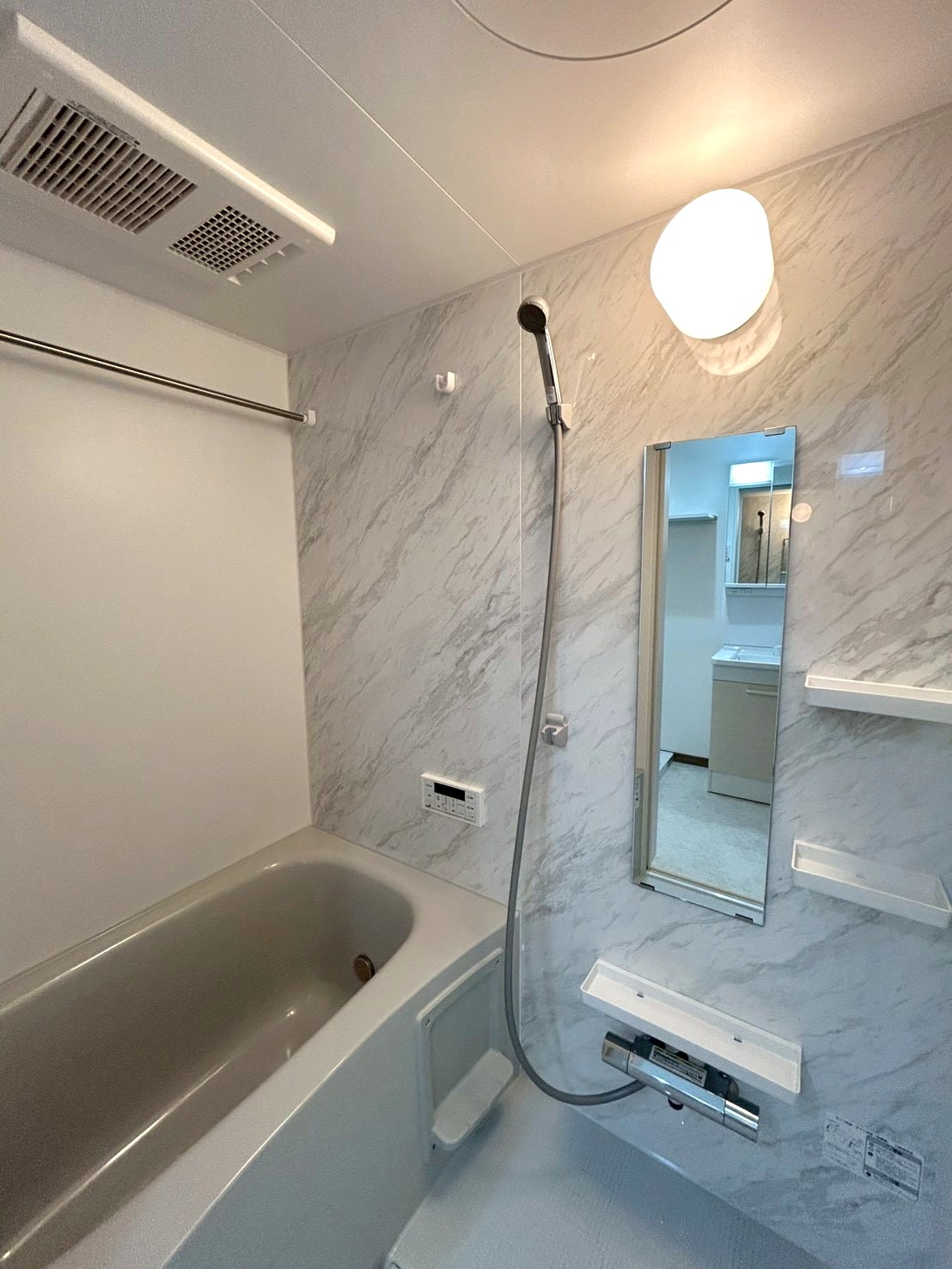 バス・シャワールーム