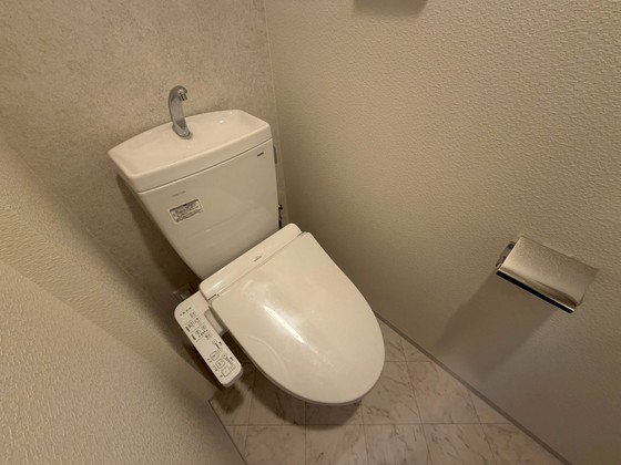 トイレ　※別部屋の写真です