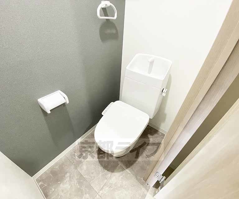 トイレ　ウォシュレットつき