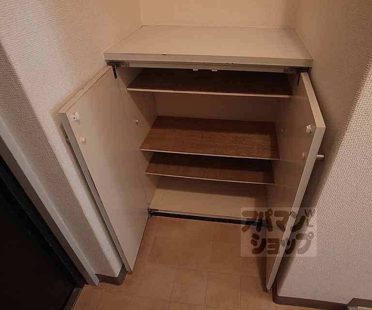 収納　シューズボックス完備