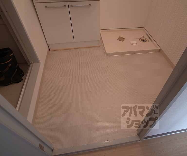 洗面設備　広いスペースのある脱衣所です。