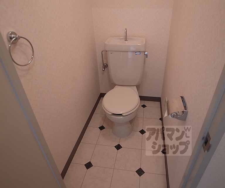 トイレ　かわいらしい雰囲気のトイレです。