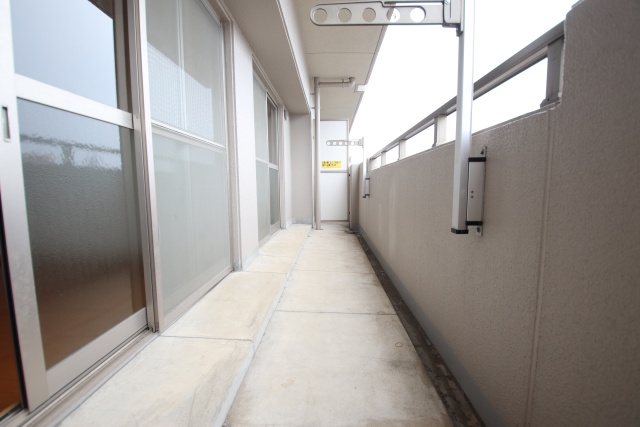 バルコニー　※別室の参考写真の為、現況優先です。