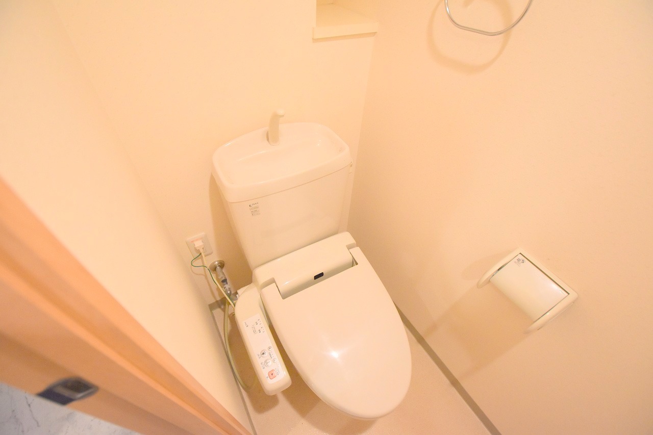 トイレ　ウォシュレット付きのトイレです。