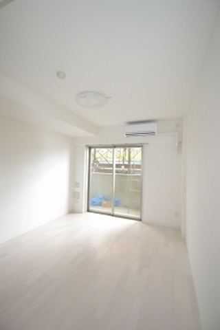 居室・リビング　照明つきです♪