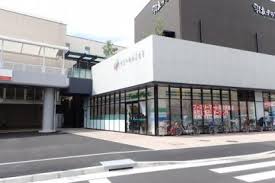 コンビニ　ファミリーマート 羽衣駅東店（コンビニ）まで687m