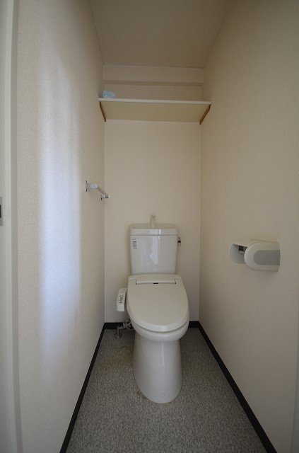 トイレ　別号室の写真です