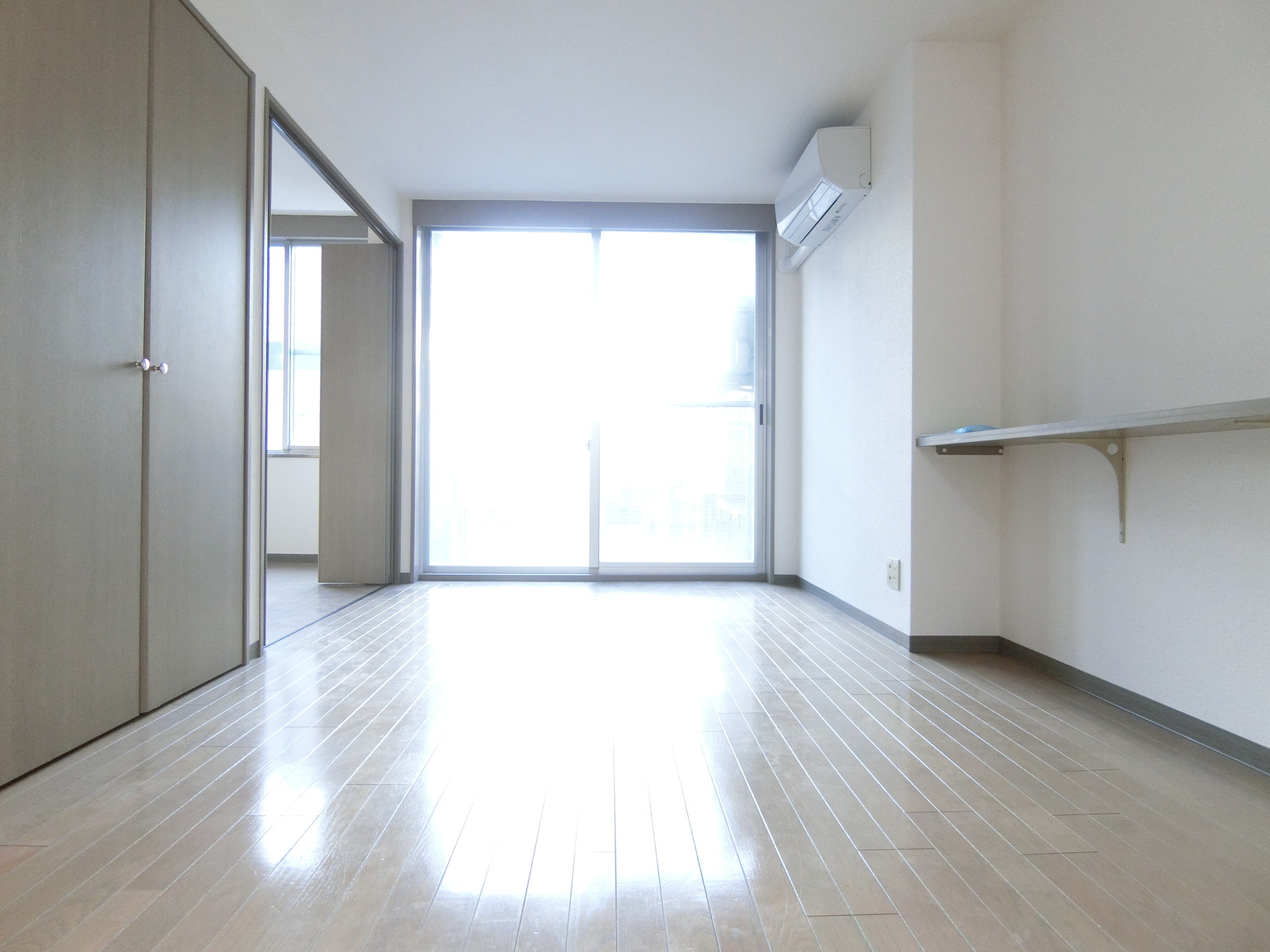 居室・リビング　☆日当たり良好なリビング☆