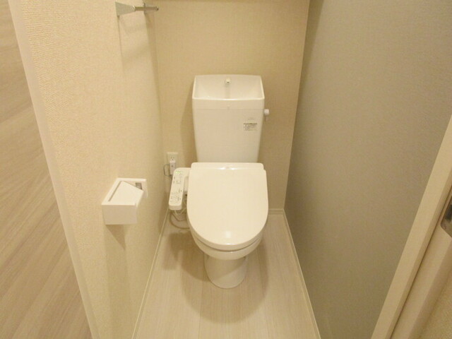 トイレ　温水洗浄暖房便座