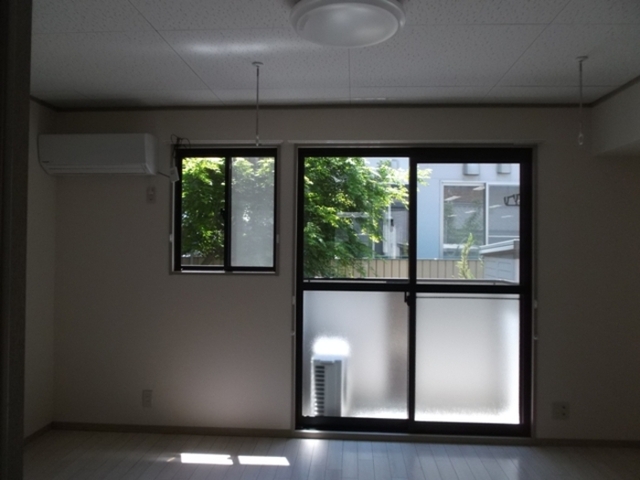 居室・リビング　居室（１０帖）