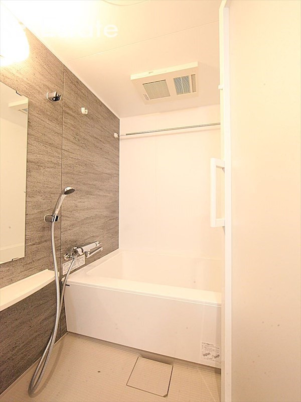 バス・シャワールーム　バスルーム