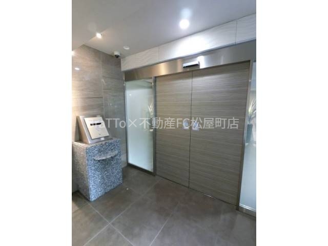 エントランス　マンション共有部分（オートロック付き）