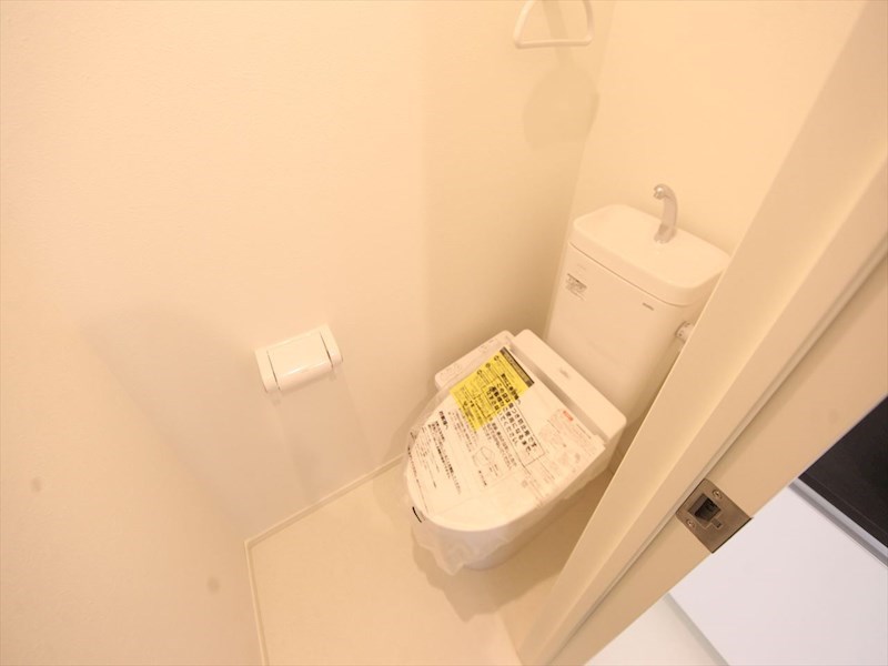 トイレ　温水洗浄暖房便座付トイレ