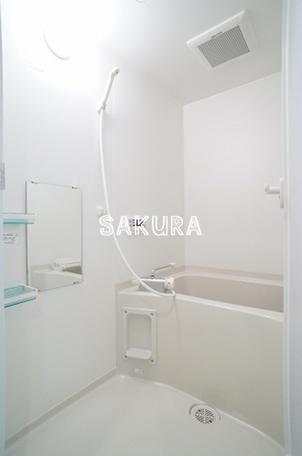 バス・シャワールーム　雨の日でも安心の浴室乾燥機付きです♪