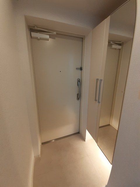 玄関　★駐輪場スペース完備★