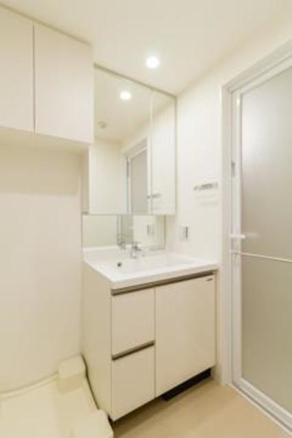 洗面設備　※写真は同タイプ住戸です。