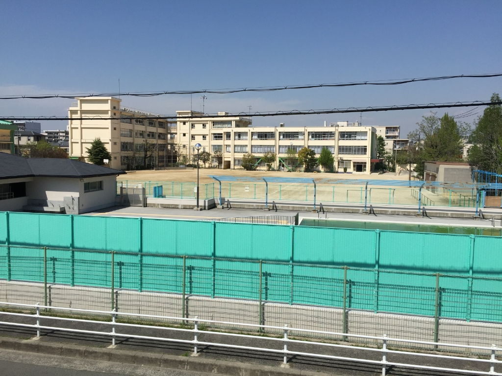 小学校　高石市立取石小学校（小学校）まで212m