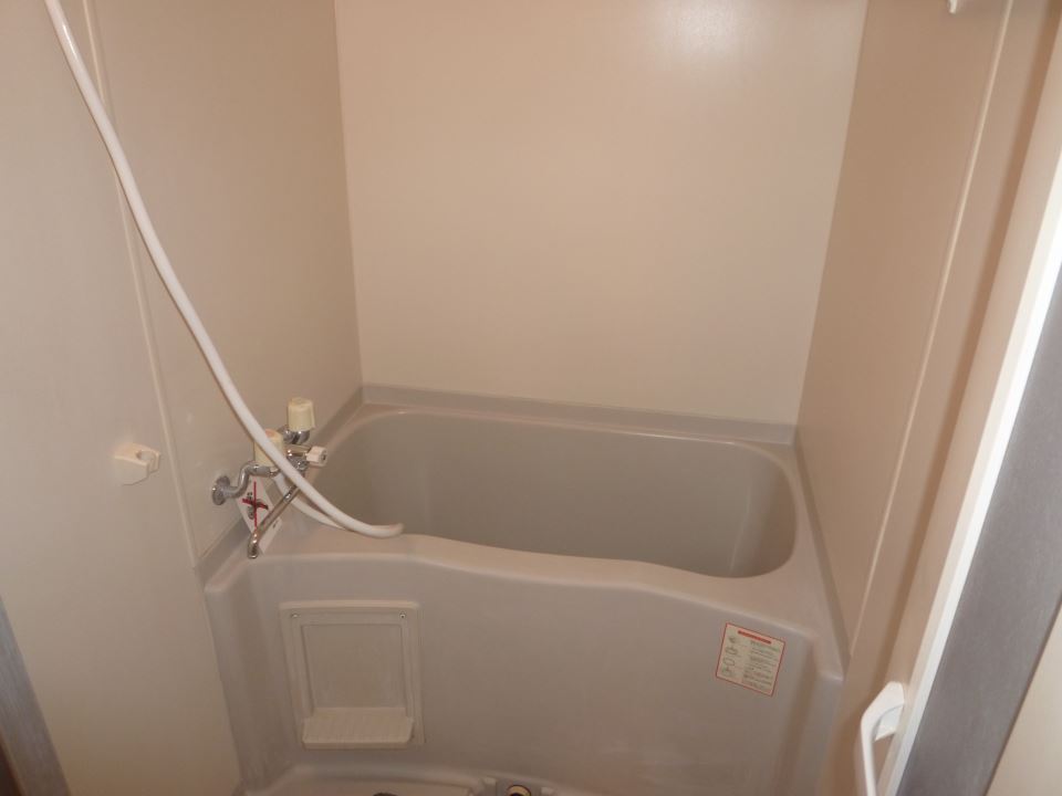 バス・シャワールーム　シャワー付きの浴室です