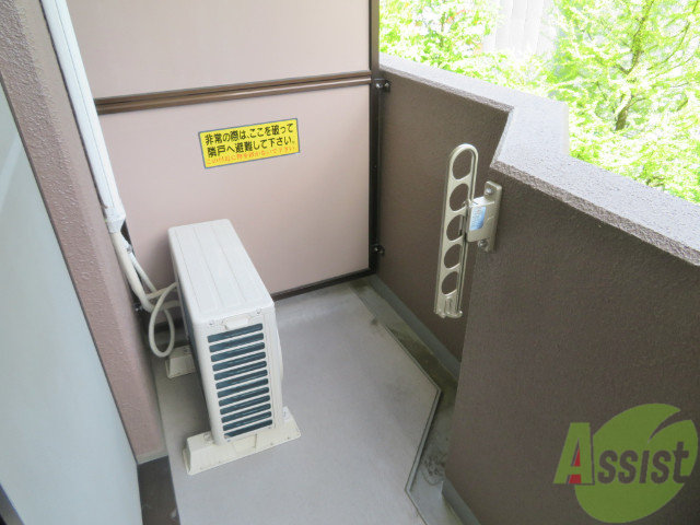 バルコニー　バルコニーは幅があり、広い印象を受けました。