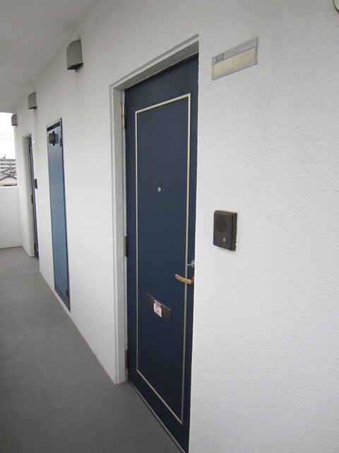 玄関　３０２　玄関ドア
