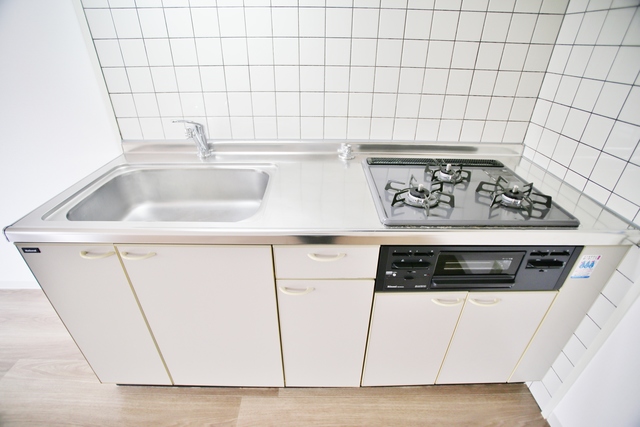 キッチン　３口のガスキッチンです