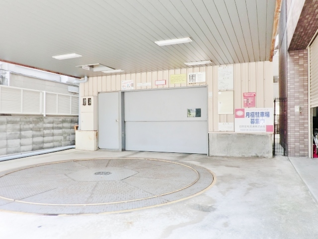 駐車場　ガレージ