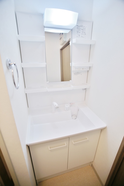 洗面設備　便利な独立洗面台です