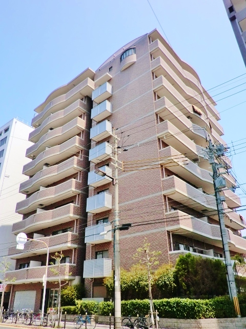 建物外観　ＲＣ造で重厚感があるフォルム