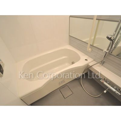 バス・シャワールーム　同タイプ5階のお部屋を撮影。仕様が異なることがあります。