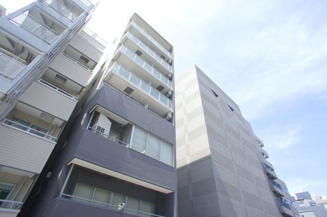 建物外観　月島駅まで徒歩１分。