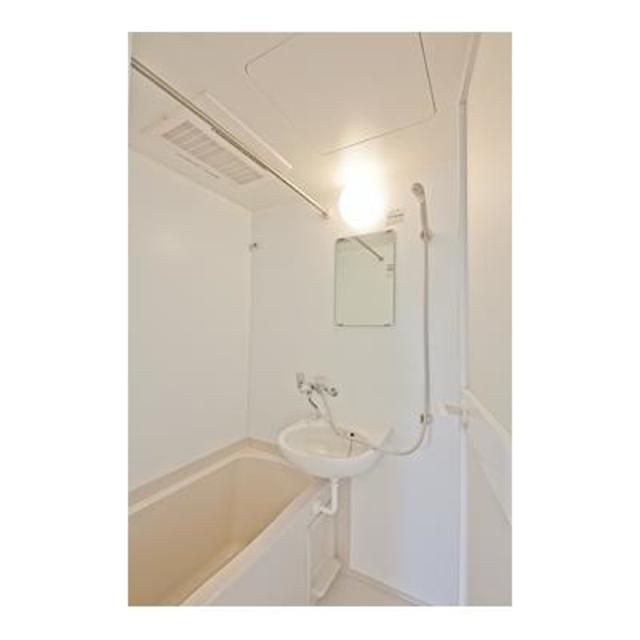 バス・シャワールーム　※写真は同タイプ住戸です。