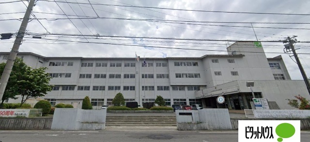 中学校　八戸市立第三中学校（中学校）まで1021m