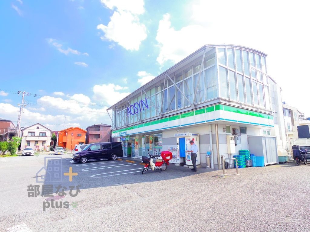 コンビニ　ファミリーマート幸町三丁目店（コンビニ）まで440m