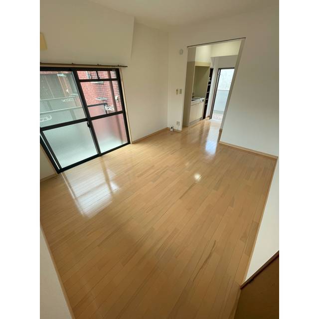 居室・リビング　7帖の明るいお部屋です♪