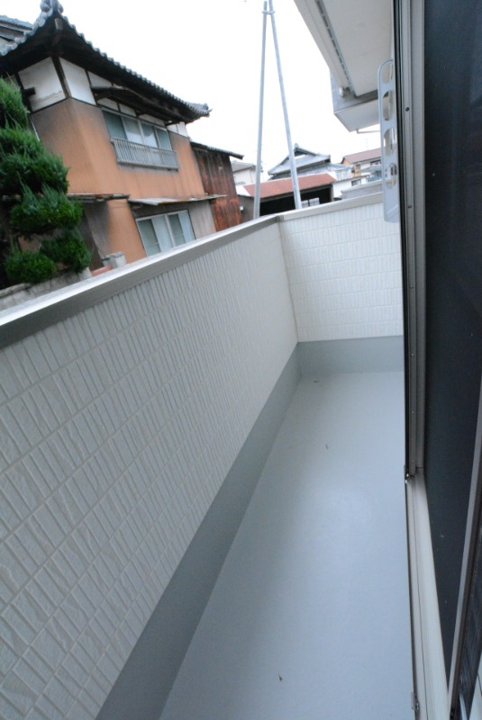 バルコニー　ベランダ南向きで日当たり良好。