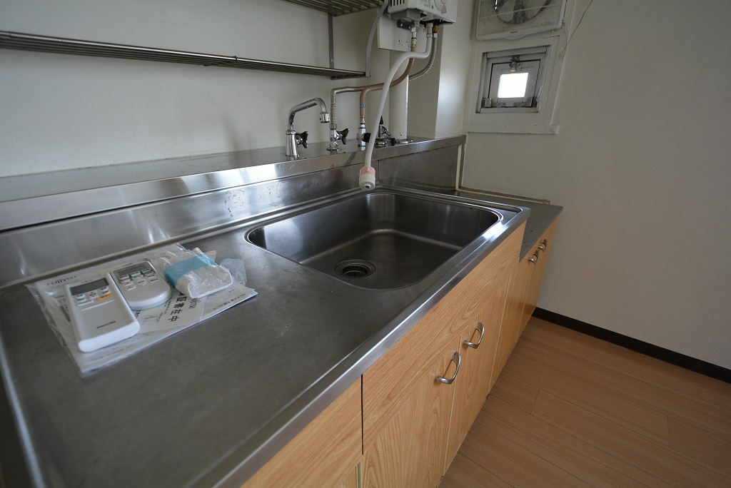 キッチン　壁付けキッチンでスペースを最大限有効活用できます！