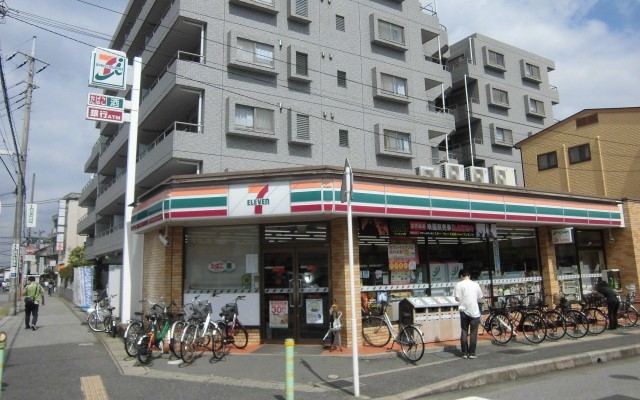 コンビニ　セブンイレブン船橋薬円台駅前店（コンビニ）まで200m